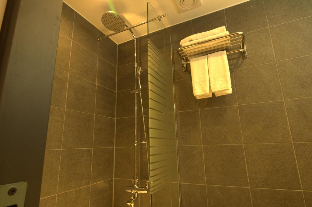 Vella Suite Hotel