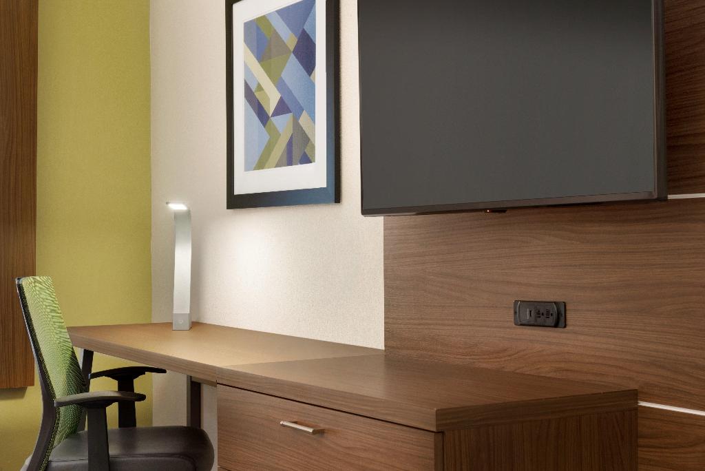 Holiday Inn Exp & Sts-Cincinnati South - Wilder
