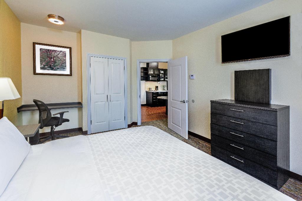 Candlewood Suites Houston - Spring