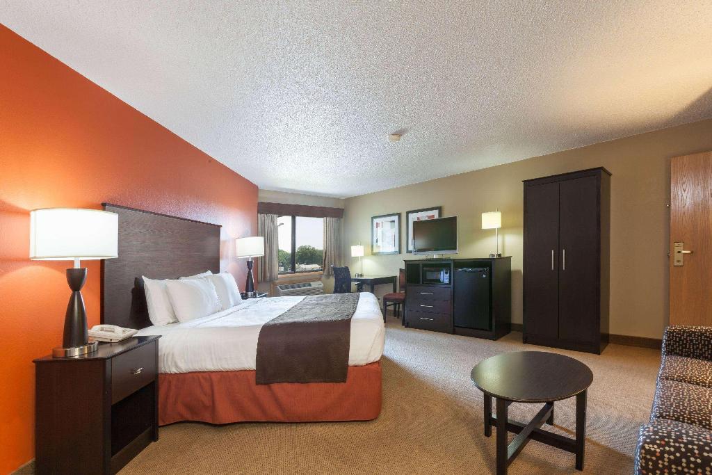 AmericInn by Wyndham Algona