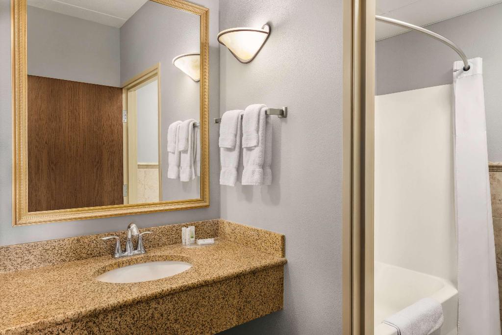 AmericInn by Wyndham Near University of Wyoming