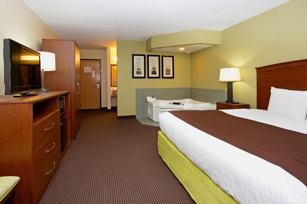 AmericInn Lodge & Suites Wisconsin Rapids