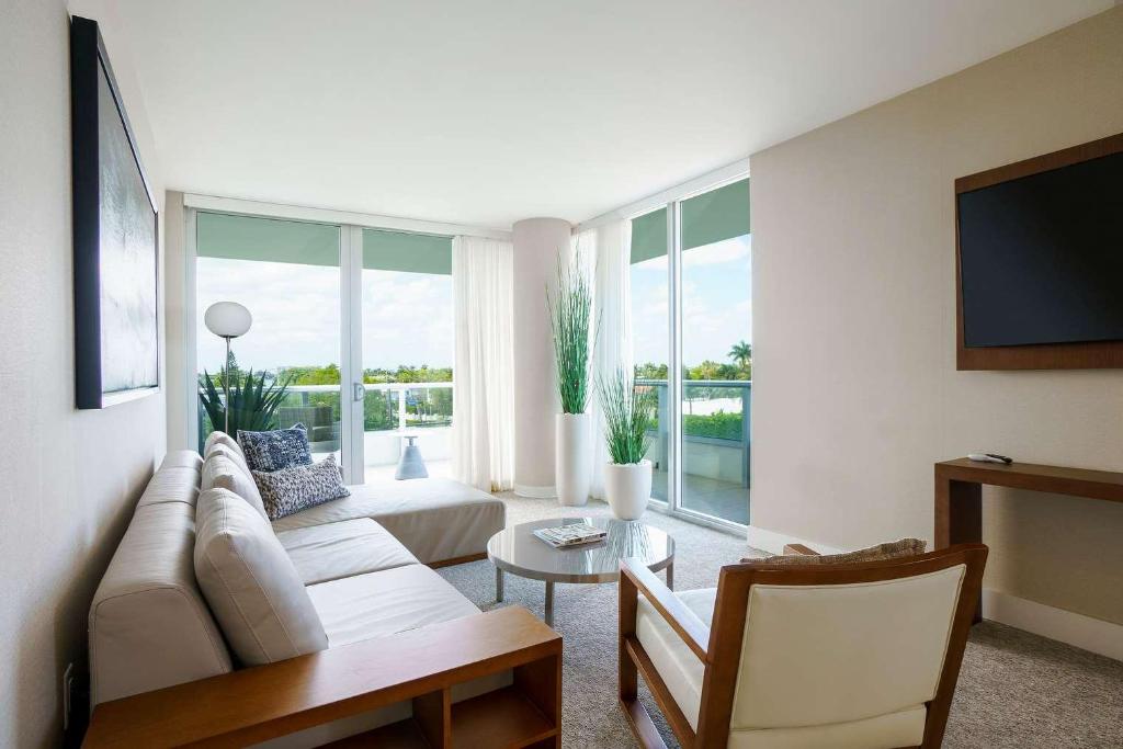 The Altair Bay Harbor Hotel