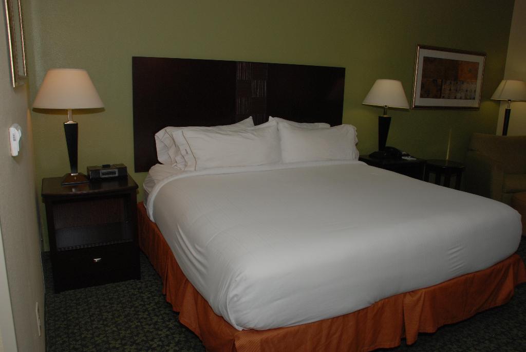 Holiday Inn Express & Suites Covington