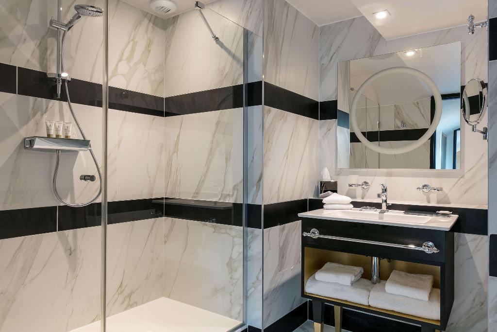 Niepce Paris Curio Collection By Hilton