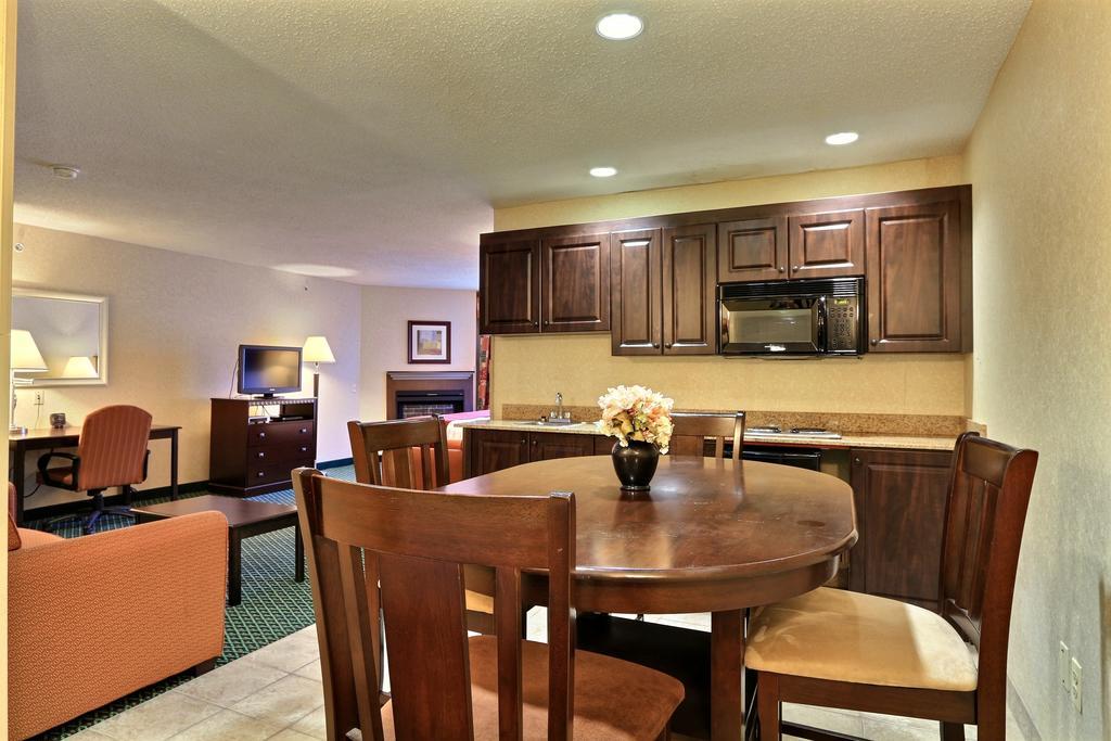 Comfort Suites Canton Detroit