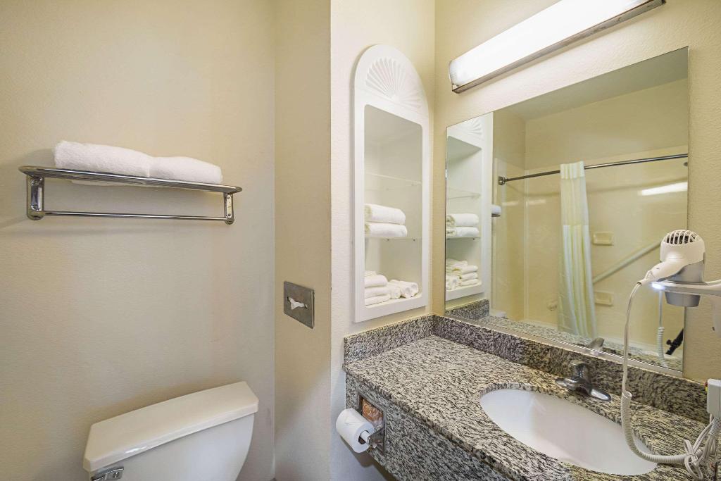 Quality Inn & Suites Coppera Cove