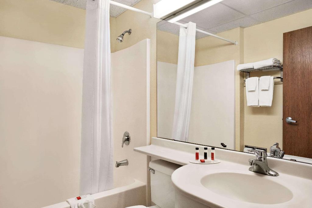 Travelodge by Wyndham Fort Scott