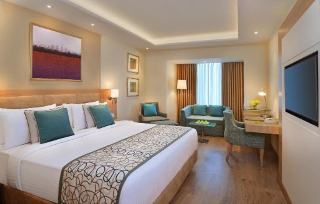 Golden Sarovar Portico