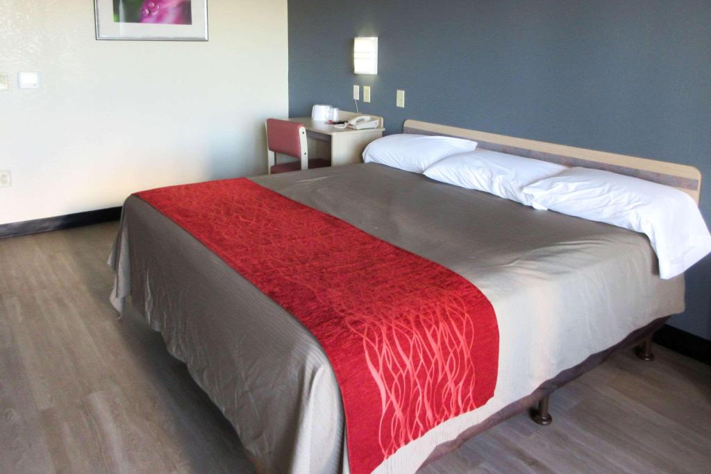 Econo Lodge Paducah Area