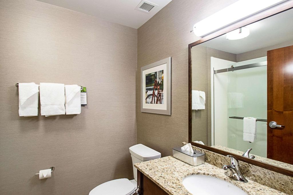 Mainstay Suites Madison - Monona