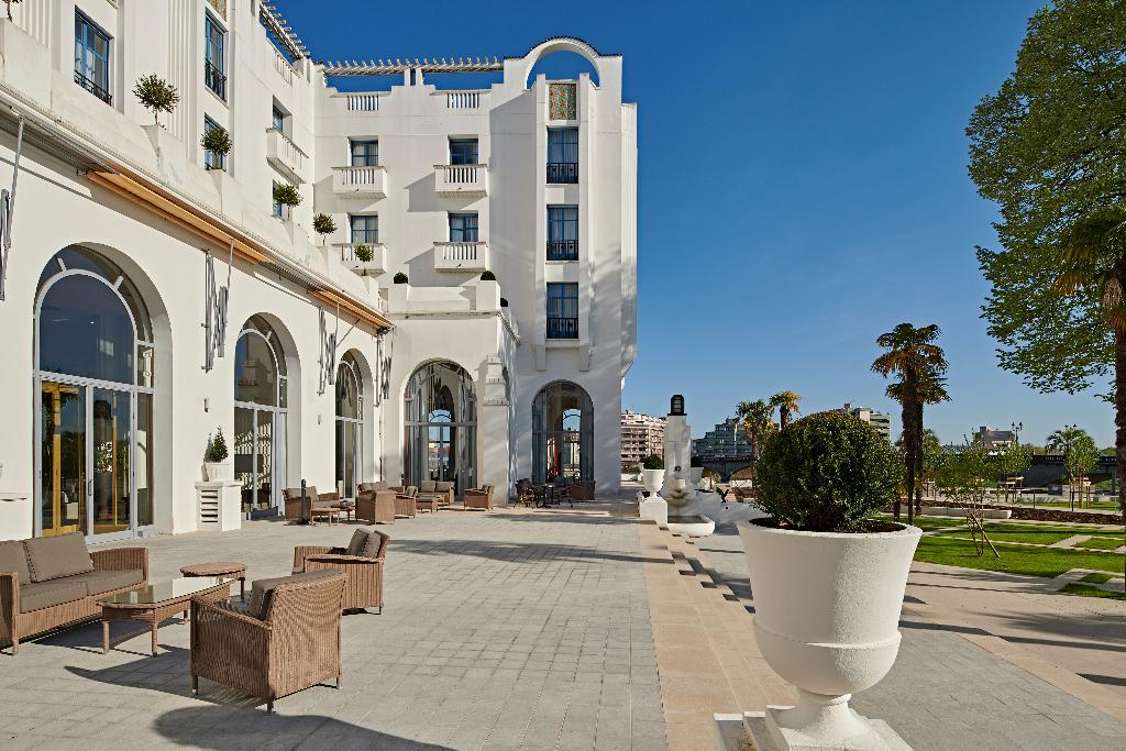 Le Splendid Hotel And Spa