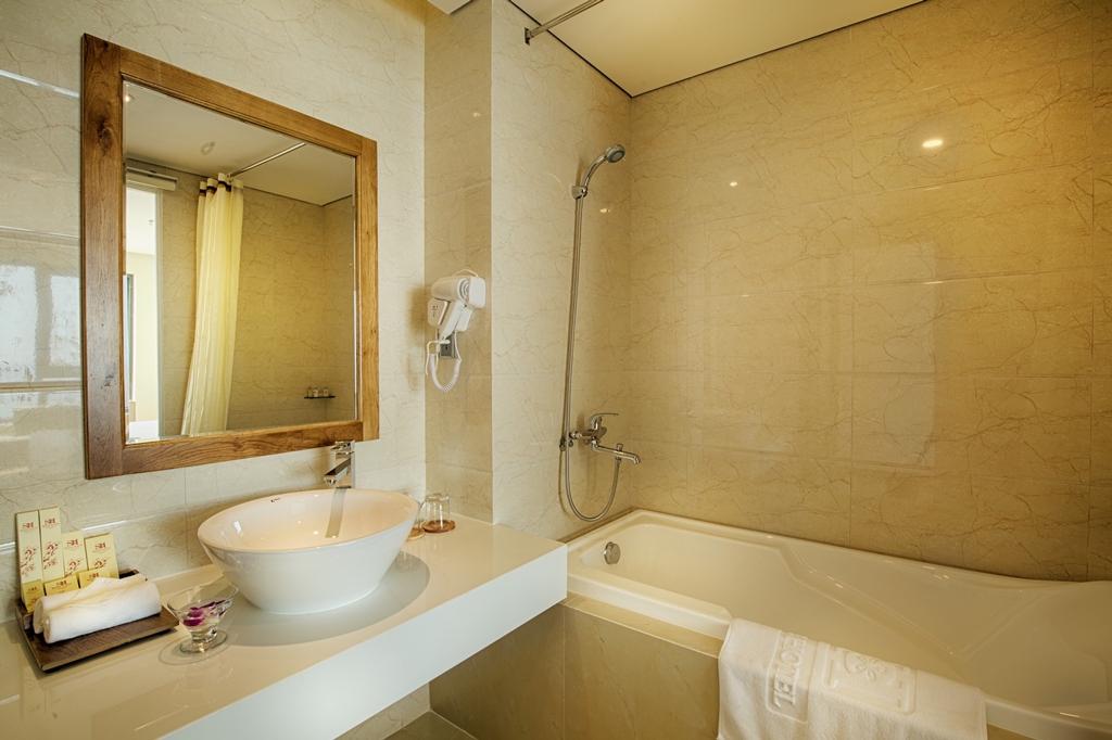 Serene Beach Hotel Da Nang