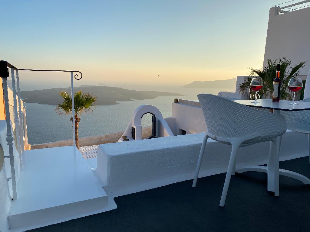 Opera Mansion Santorini