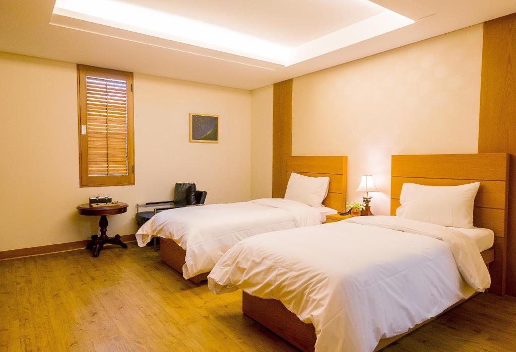 Amber City Hotel