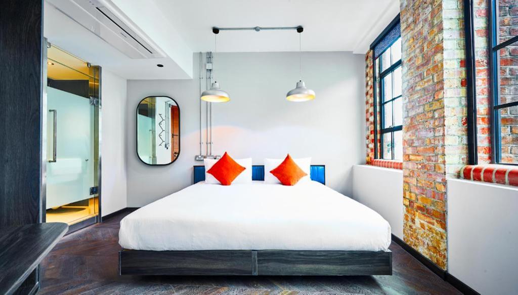 New Road Hotel