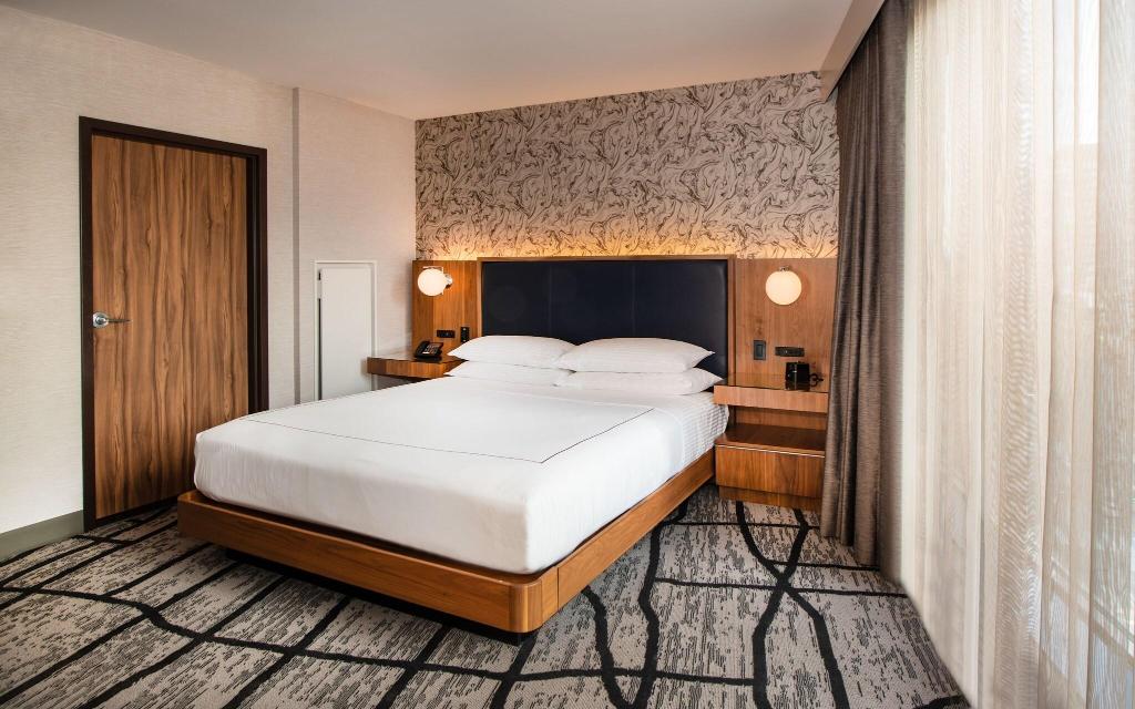 The Charter Hotel Seattle, Curio Collection by Hil