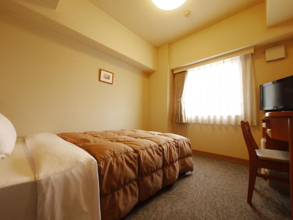 Hotel Route-Inn Fukaya Ekimae