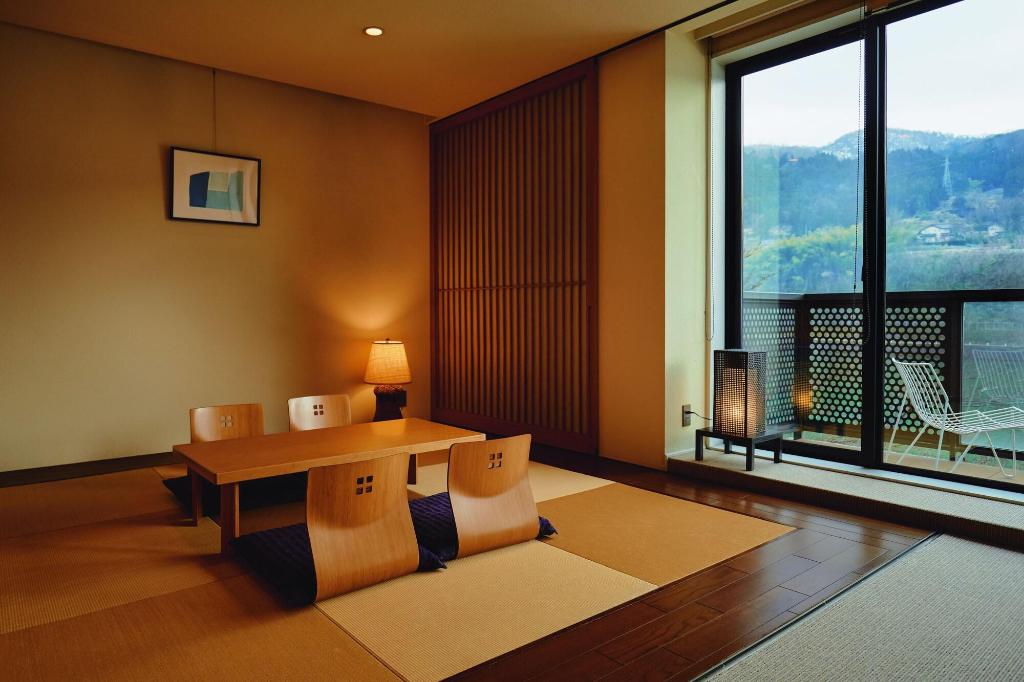 River Retreat Garaku
