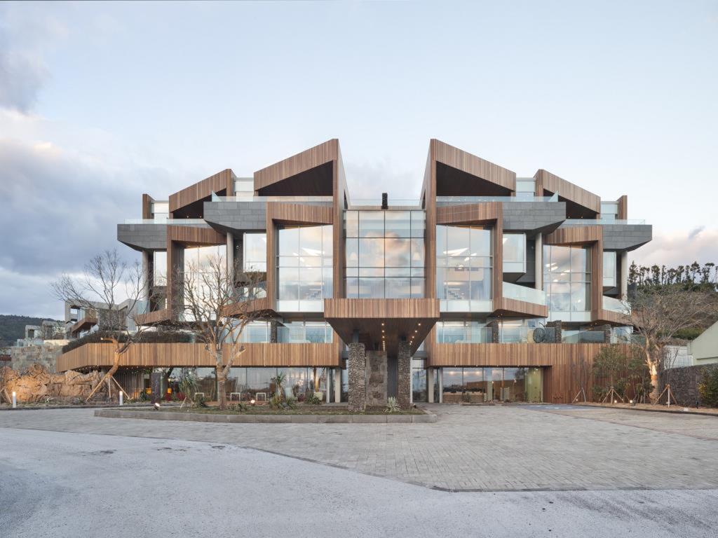 Bayhill Pool & Villa