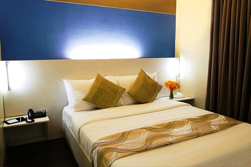Pillows Hotel