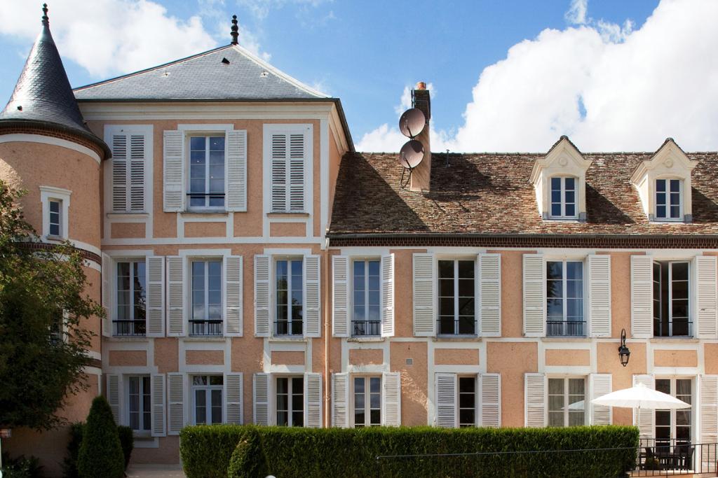 Hotel Hôtel Saint-Laurent, The Originals Relais, Frankreich, Montfort-l'Amaury. Großes 8