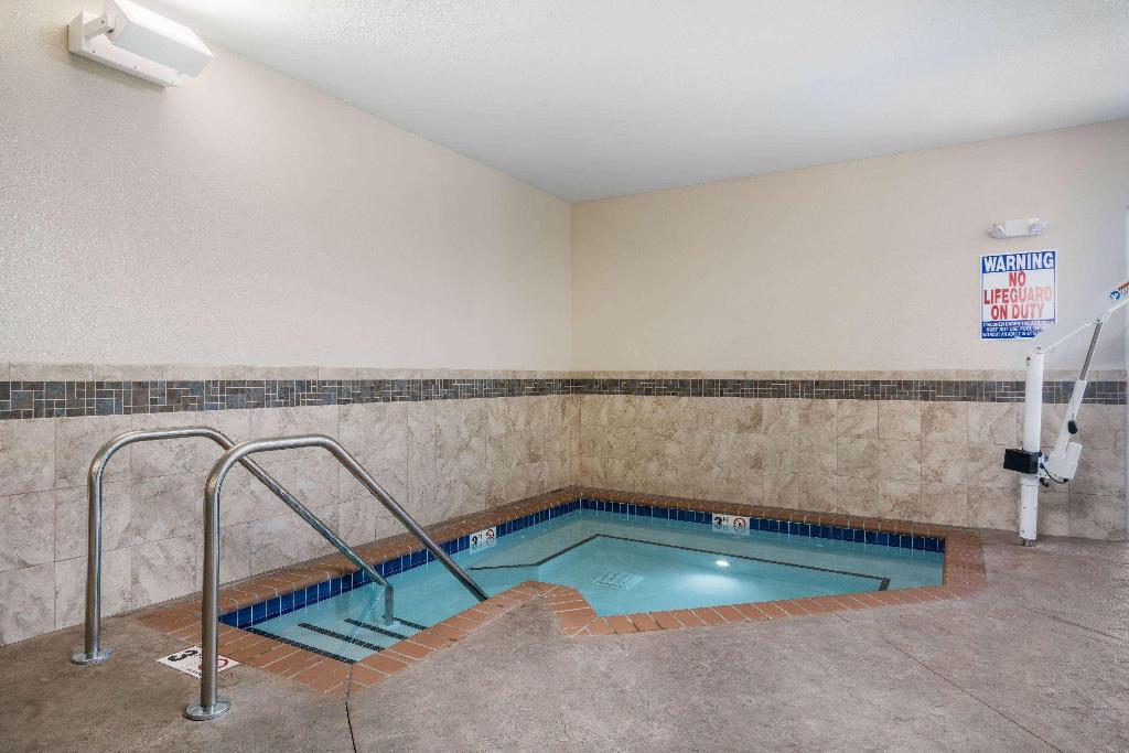 AmericInn by Wyndham Winona