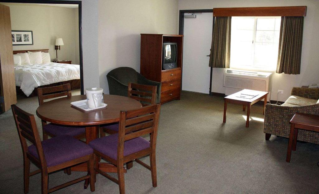 AmericInn by Wyndham Charlevoix