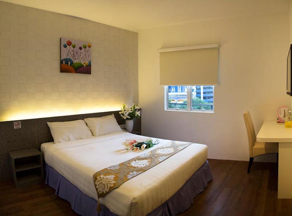 Canary Hotel by ZUZU