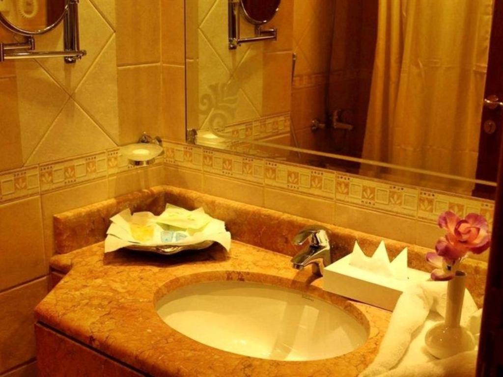 Zowar International Hotel photo 14