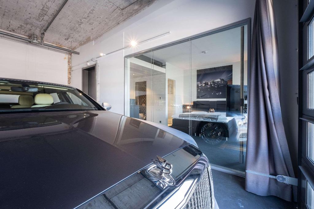 V8 Hotel Koln @MOTORWORLD