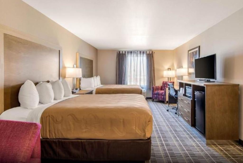 Quality Inn & Suites Carlsbad Caverns Area