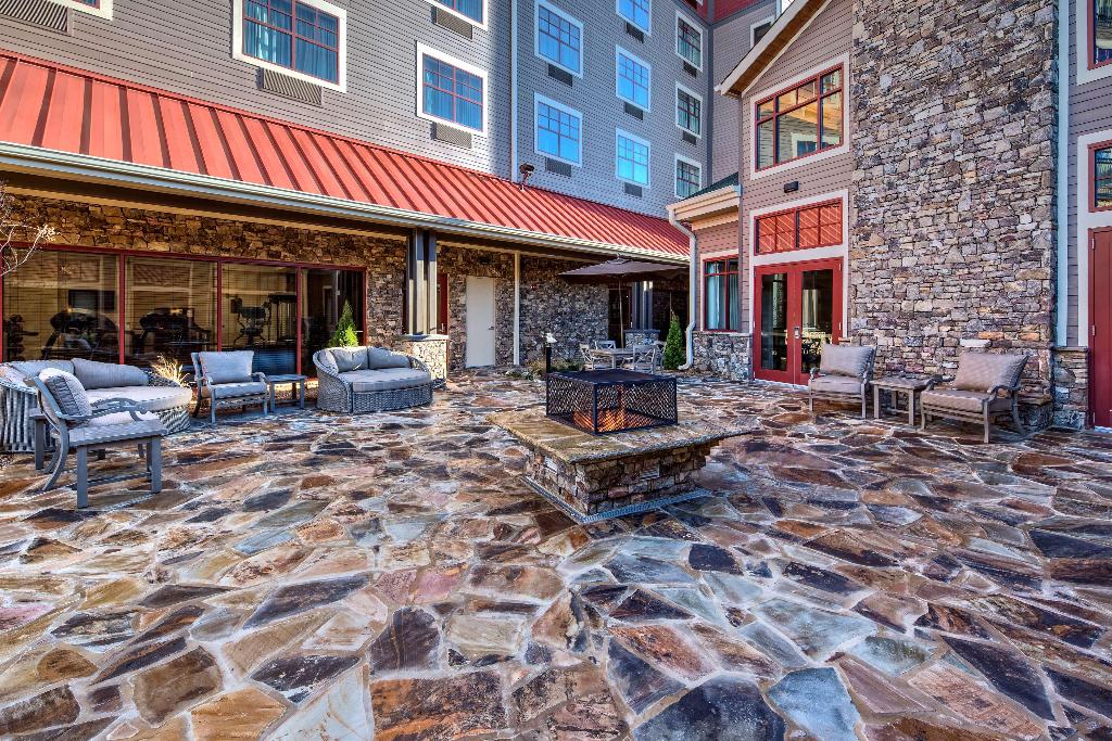 Black Fox Lodge Pigeon Forge, Tapestry Collection by Hilton photo 87