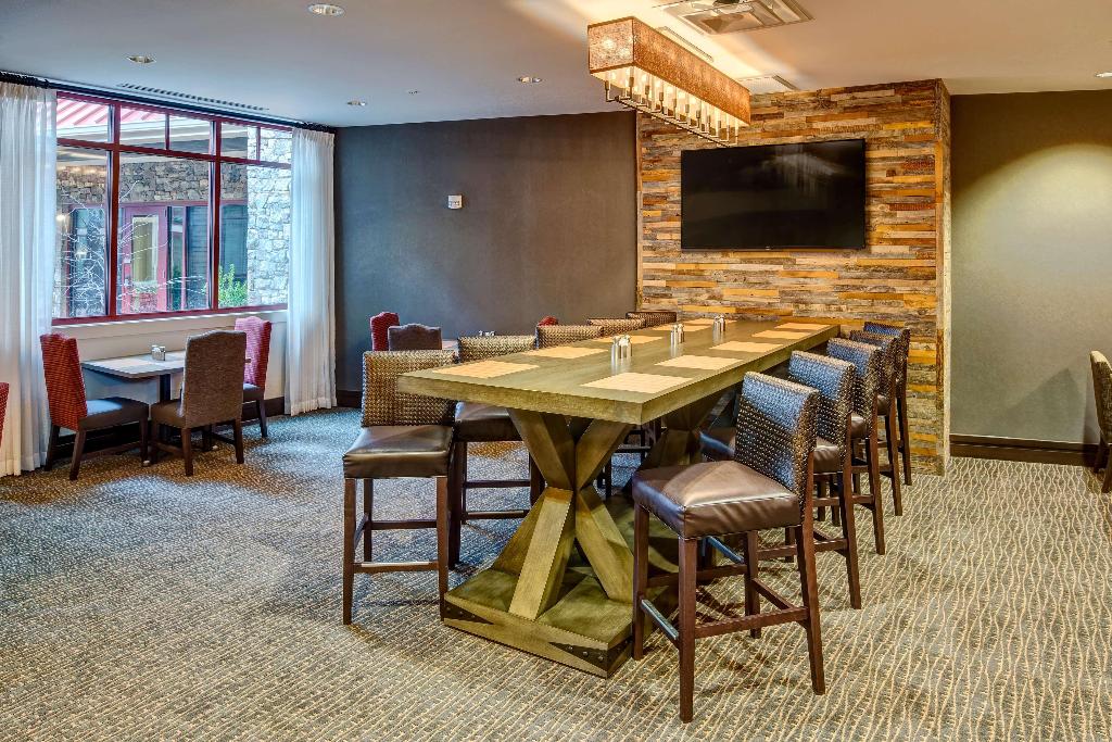 Black Fox Lodge Pigeon Forge, Tapestry Collection by Hilton photo 17