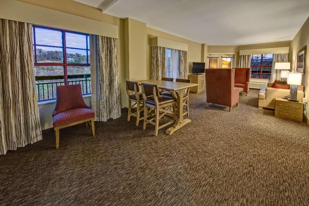 Black Fox Lodge Pigeon Forge, Tapestry Collection by Hilton photo 24