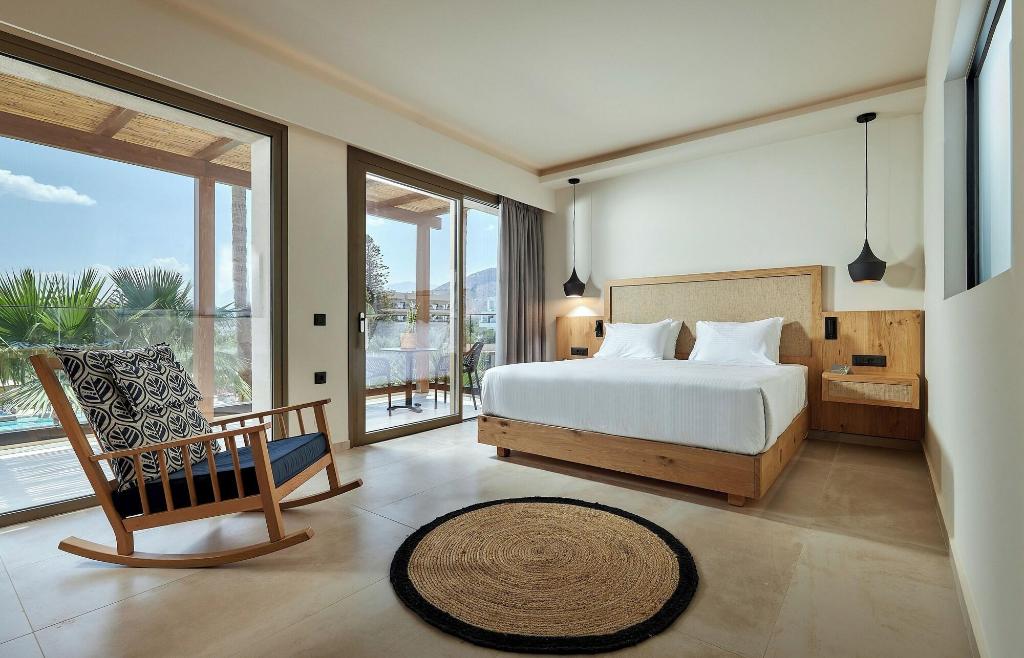 SENTIDO AMOUNDA BAY