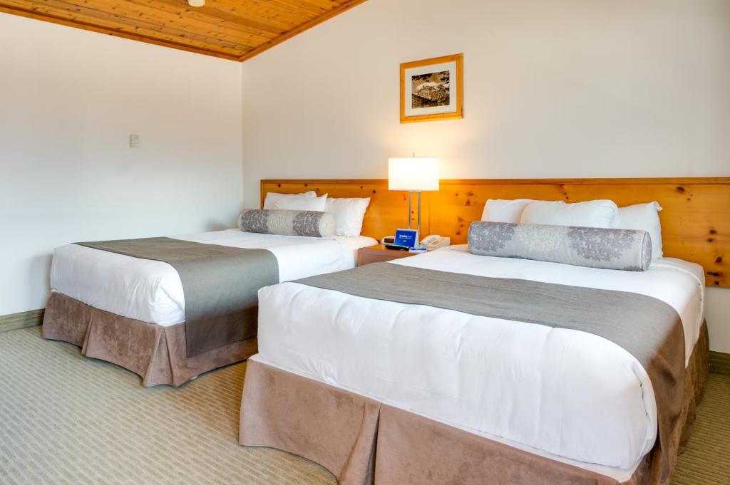 Rocky Mountain Ski Lodge