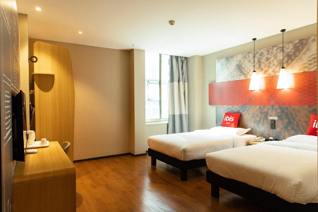 ibis Xinzhou Qiyi Road
