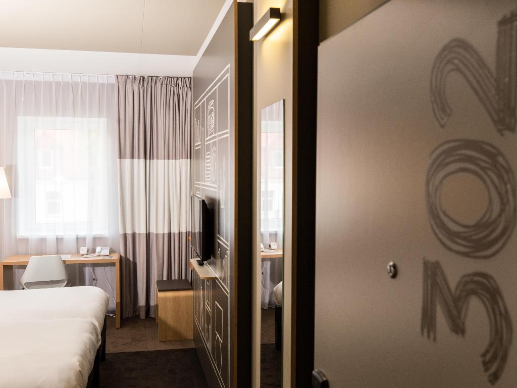 hotel-thumb