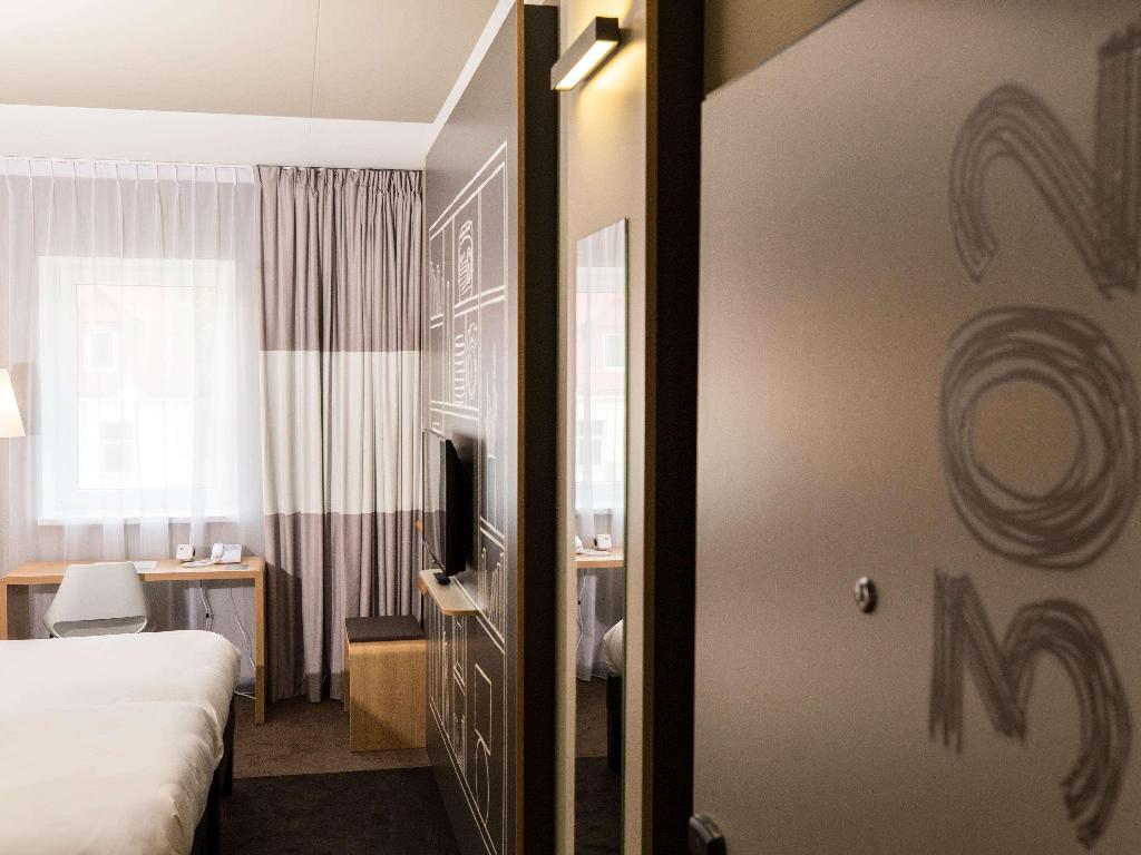hotel-thumb
