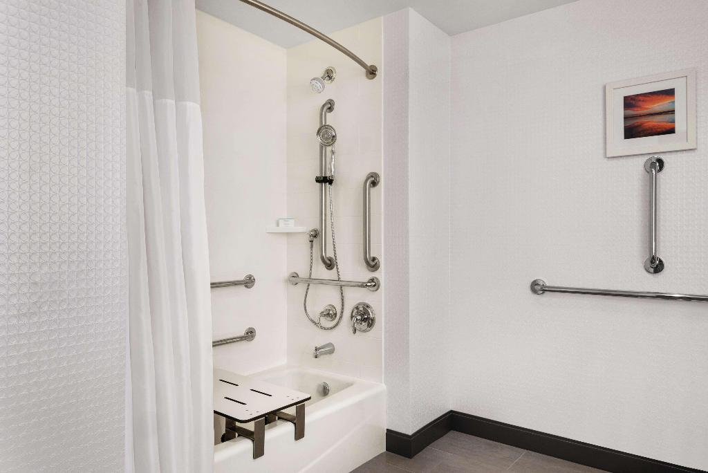 Hampton Inn Brooklyn Park