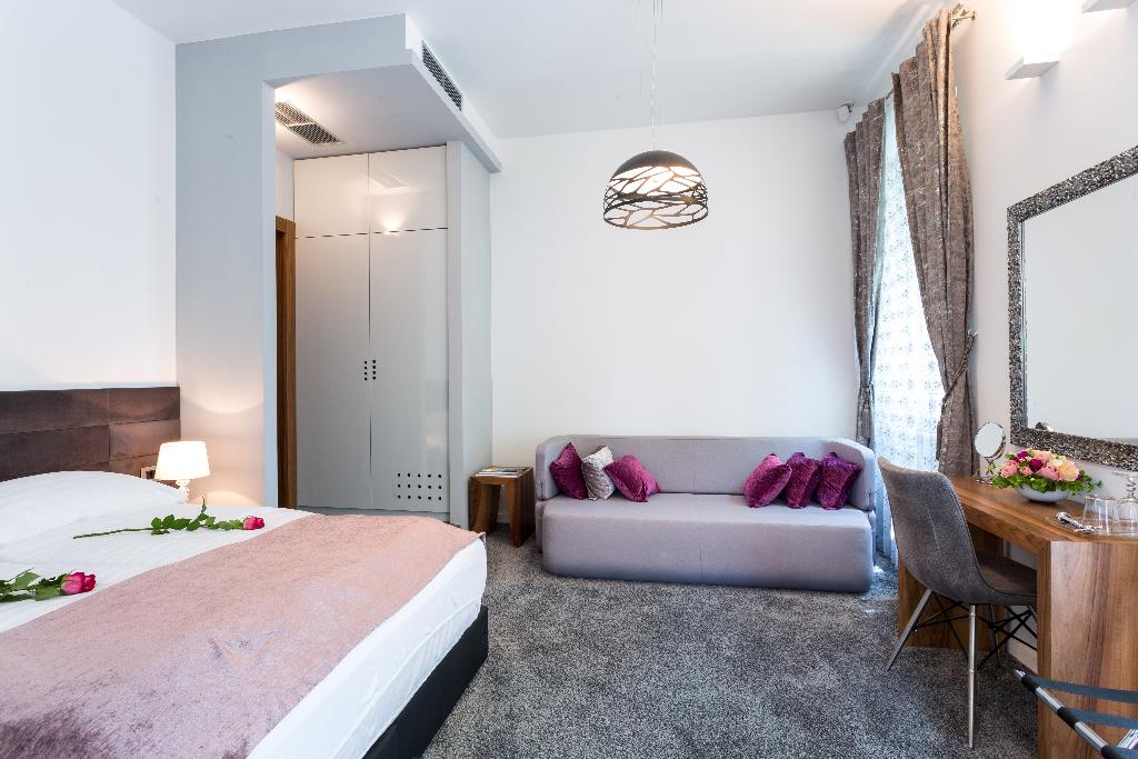 Starlight Luxury Rooms