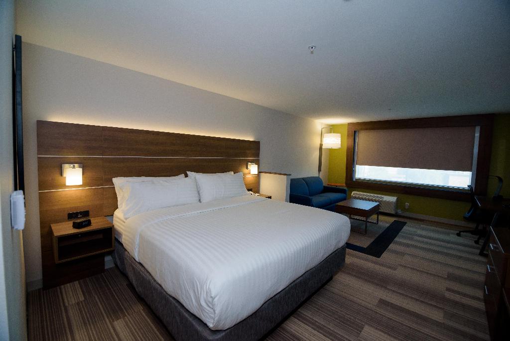 Holiday Inn Express & Suites Mckinney Frisco East