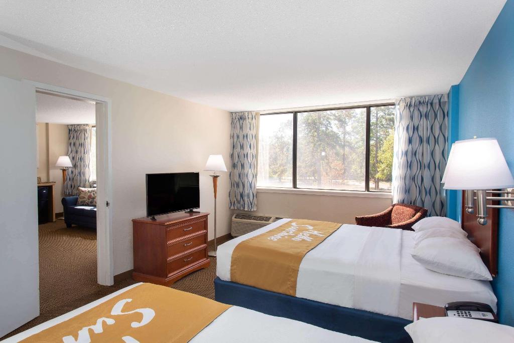 Days Inn & Suites By Wyndham Tallahassee Conf Cent