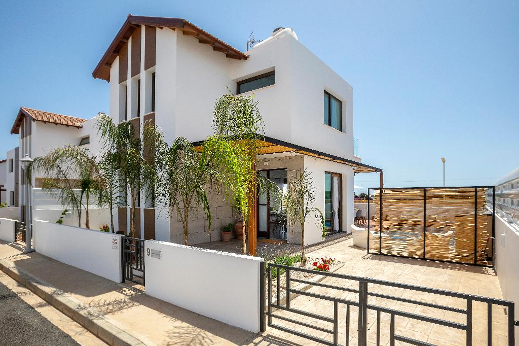 Chris Le Mare Luxury Villa By Louis Hotels