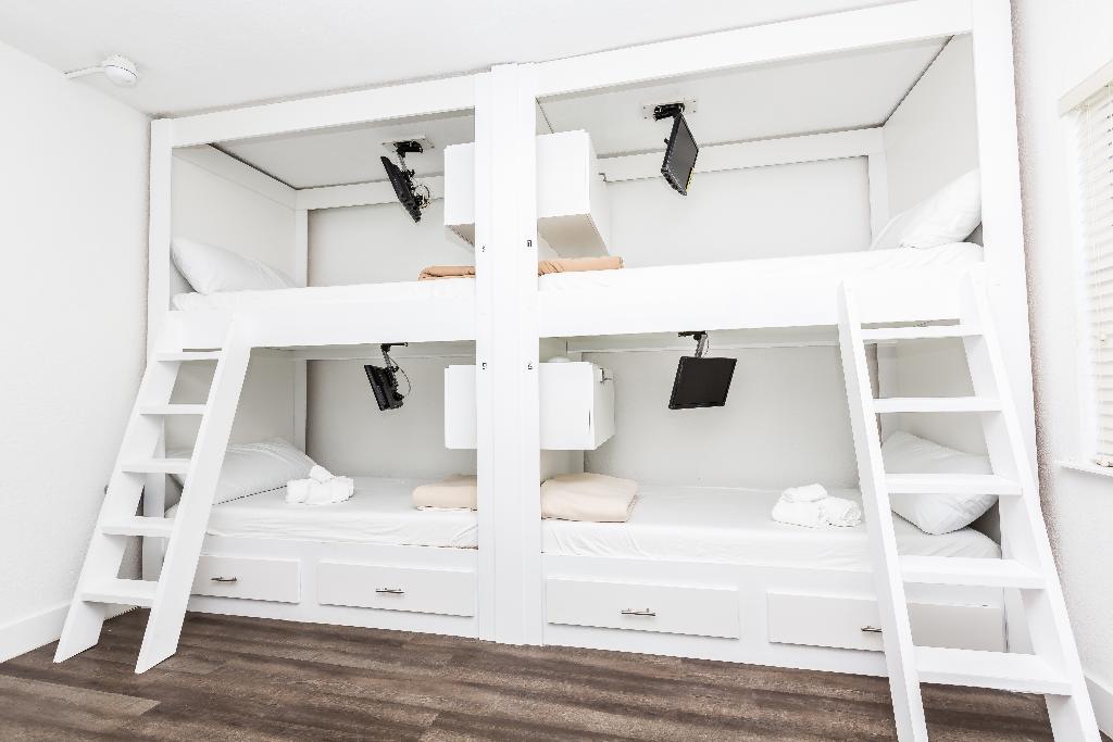 Treehouse Studio Hotel