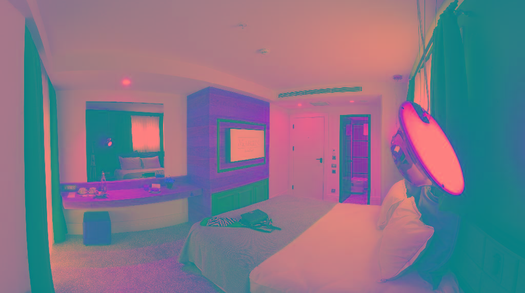 Maroon Hotel TomTom