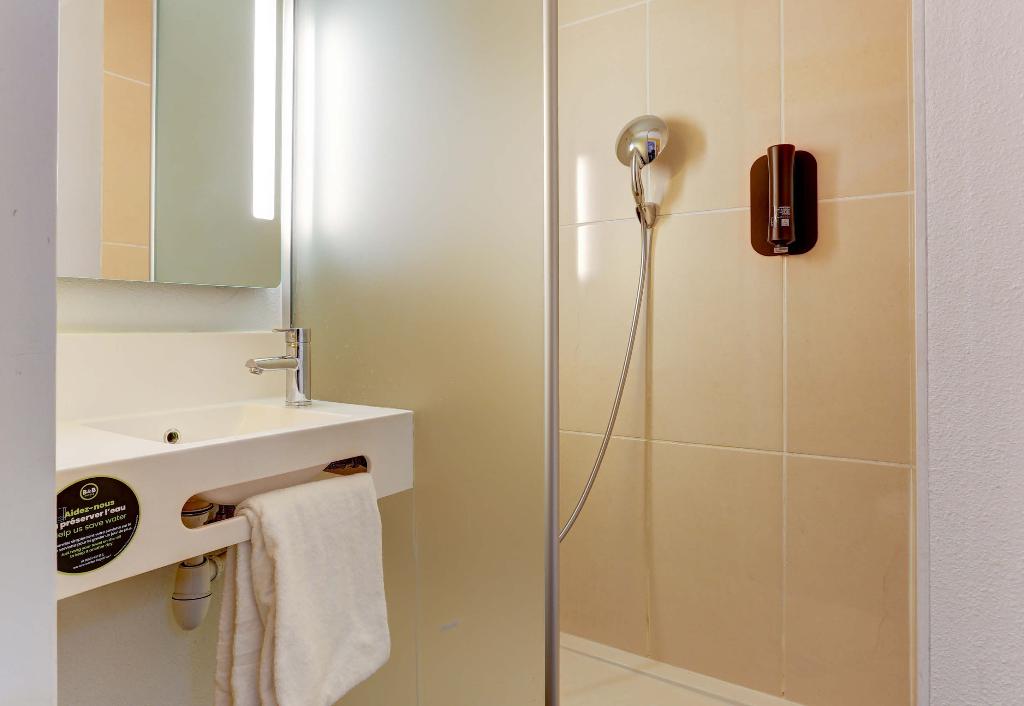 B&B HOTEL Reims Centre Gare