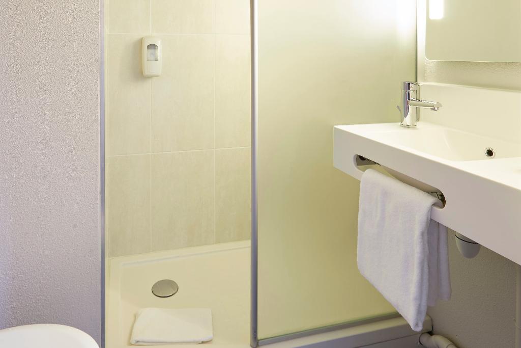 B&B HOTEL Lille Roubaix Campus Gare