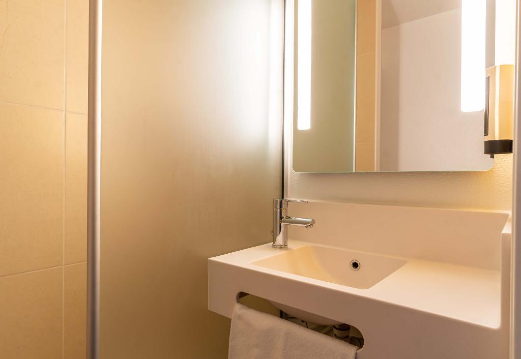 B&B HOTEL Aix En Provence Le Tholonet